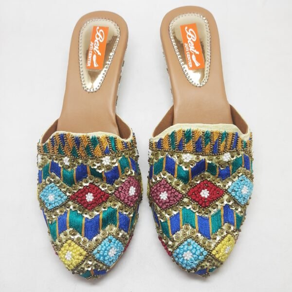 Multicolor embroidery wedges